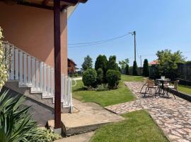 Starčević apartmani Orašac Aranđelovac，位于Orašac的酒店