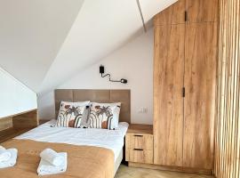 DMK Oak Studio near Warsaw-Modlin Airport，位于马佐夫舍地区新庄园的酒店