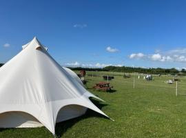 Betrice Bell Tent，位于波尔顿乐法尔德的豪华帐篷营地