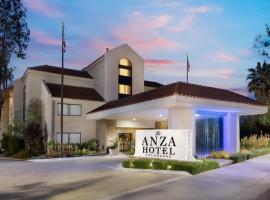 The Anza-a Calabasas Hotel，位于卡拉巴萨斯的酒店