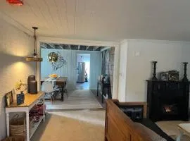 10 minute Walk to Niagara Falls - Sweet Cottage