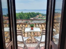 Casa Rosita vista lago，位于博尔塞纳的酒店