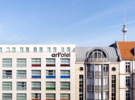 art'otel berlin mitte, Powered by Radisson Hotels，位于柏林海因里希海涅大街地铁站附近的酒店