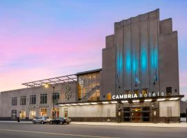 Cambria Hotel Detroit Downtown，位于底特律联信公园体育场附近的酒店