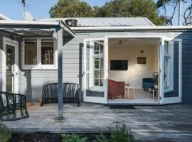 Cottage on Aotea