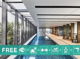 Luxury 3BRM Condo Pool Yoga Gym 2-Carport BoxHill，位于博士山的酒店