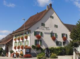 Gasthaus zum Bären，位于Bözen的酒店