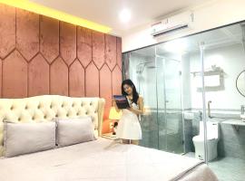 Ánh Dương Villa Homestay Hạ Long 7 Phòng ngủ cách Bãi biển 200m，位于下龙湾的别墅