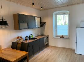 TaaliHomes Kuremaa ridaelamu järve kaldal - saun hinnas，位于Kuremaa的酒店