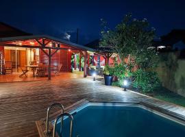 La Villa Holiday, 10 personnes, piscine patio bar terrasse，位于圣罗斯的家庭/亲子酒店