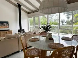 Seaview Treehouse - three minute walk to the beach