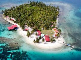 Isla diablo san blas cabañas en la orilla del mar baño compartido，位于Cagantupo的酒店