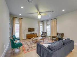 3 Mi to Zilker Park Chic Condo with Patio!