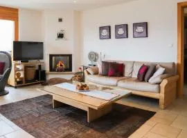 Apartment Domaine des Reines C10 by Interhome