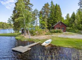 Chalet Kasen Sjökanten by Interhome，位于Färgelanda的酒店