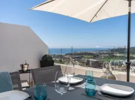 Apartment One80 with sea views and walking distance to the beach in Estepona