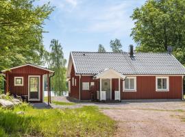 Holiday Home Erikstorp Femman - B，位于乌洛夫斯特伦的酒店