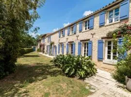 Holiday Home Au bord du canal by Interhome