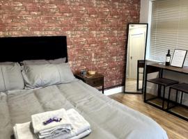 Perfect stay with Dallas Studio，位于海斯的酒店