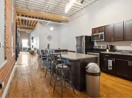 Gorgeous Downtown Detroit Loft - Fully Equipped