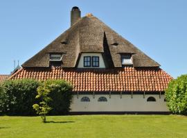 Lovely Holiday Home in Texel near Sea，位于Oost的乡村别墅