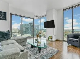 Modern Luxury 2 Bed with Panoramic City Views in Downtown LA