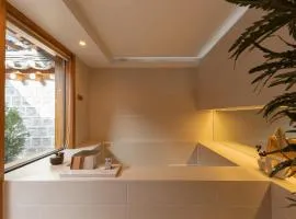 Luxury hanok with private bathtub - SW12