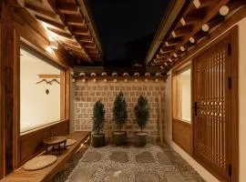Mirror Courtyard