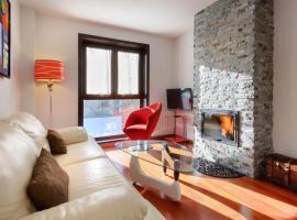 La casita de Carol, apartamento con piscina y spa，位于潘蒂科萨的酒店