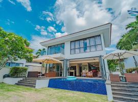 Emblem Sea 3 bedroom villas，位于岘港的酒店