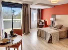 Zenao Appartements Le Cannet，位于勒卡内的酒店