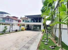 GARDEN COZY2STOREY HOME 4ROOM 10PAX@NEAR ALMAJUSCO