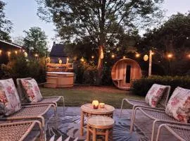 Bohemian Wellness met hottub & sauna