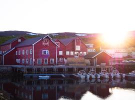 Båtsfjord Brygge - Arctic Resort，位于巴特斯峡湾巴茨福德胡特鲁顿码头附近的酒店