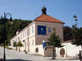 Hotel Pod zámkem，位于博斯科维采的酒店