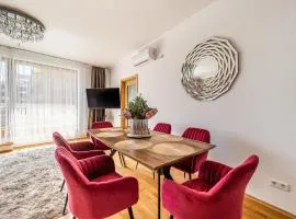 Penthouse three bedrooms, three balconies apartment in Kiraly street