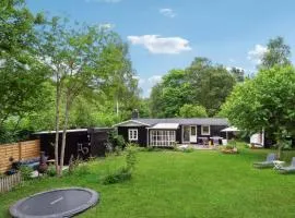 Lovely Home In Vejby With Kitchen