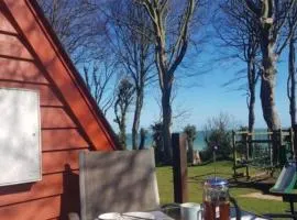 Escape to a Clifftop Chalet with pool and tennis onsite - 1A Kingsdown Holiday Park