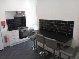 Double-bed (E2) close to Burnley city centre