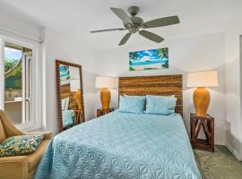 2Br Kauai Kailani Condo, Pool, walk to Ocean & Shops, AC KK117，位于卡帕阿的酒店