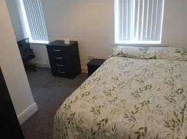 Ensuite Double-bed (R3) close to Burnley city centre