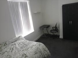 Ensuite Double-bed (G3) close to Burnley city centre，位于伯恩利的酒店