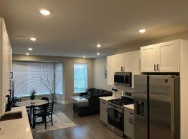 Modern 2BR 2BA Apartment with rooftop in Brewerytown，位于费城Fairmount Park Athletic Field附近的酒店