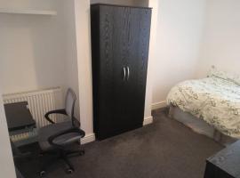 Double-bed (G4) close to Burnley city centre，位于伯恩利的酒店