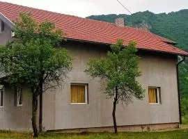 Family House بيت عائلي بجميع مواصفات الراحة