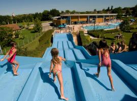 Camping Onlycamp le Champ d'été，位于Reyssouze的酒店