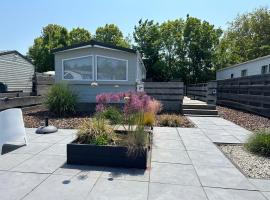 Chalet 2a op Recreatiepark De Wielen，位于荷属圣马丁的酒店