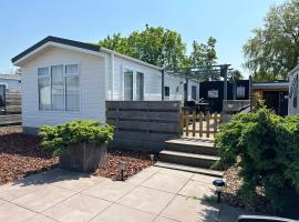 Chalet 3a op Recreatiepark De Wielen，位于荷属圣马丁的酒店