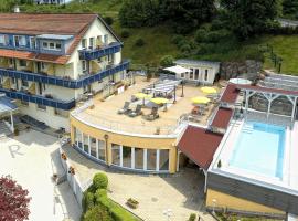Wellnesshotel Rothfuß mit Spa und 2 Schwimmbädern，位于巴特维尔德巴德的酒店