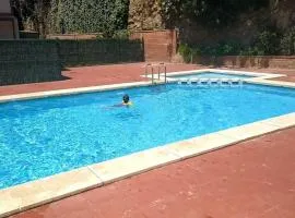Luminoso y amplio apartamento con piscina